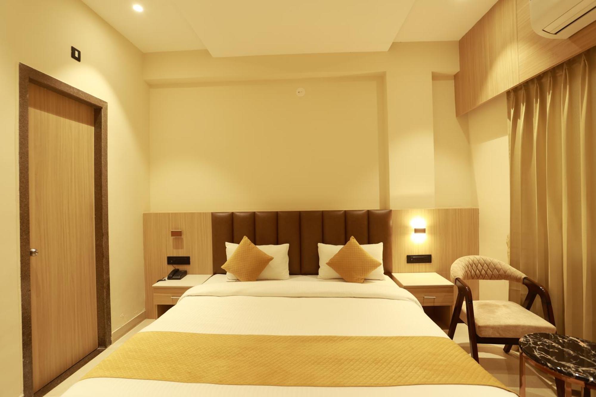 Hotel Taviral Regency Udaipur Ngoại thất bức ảnh