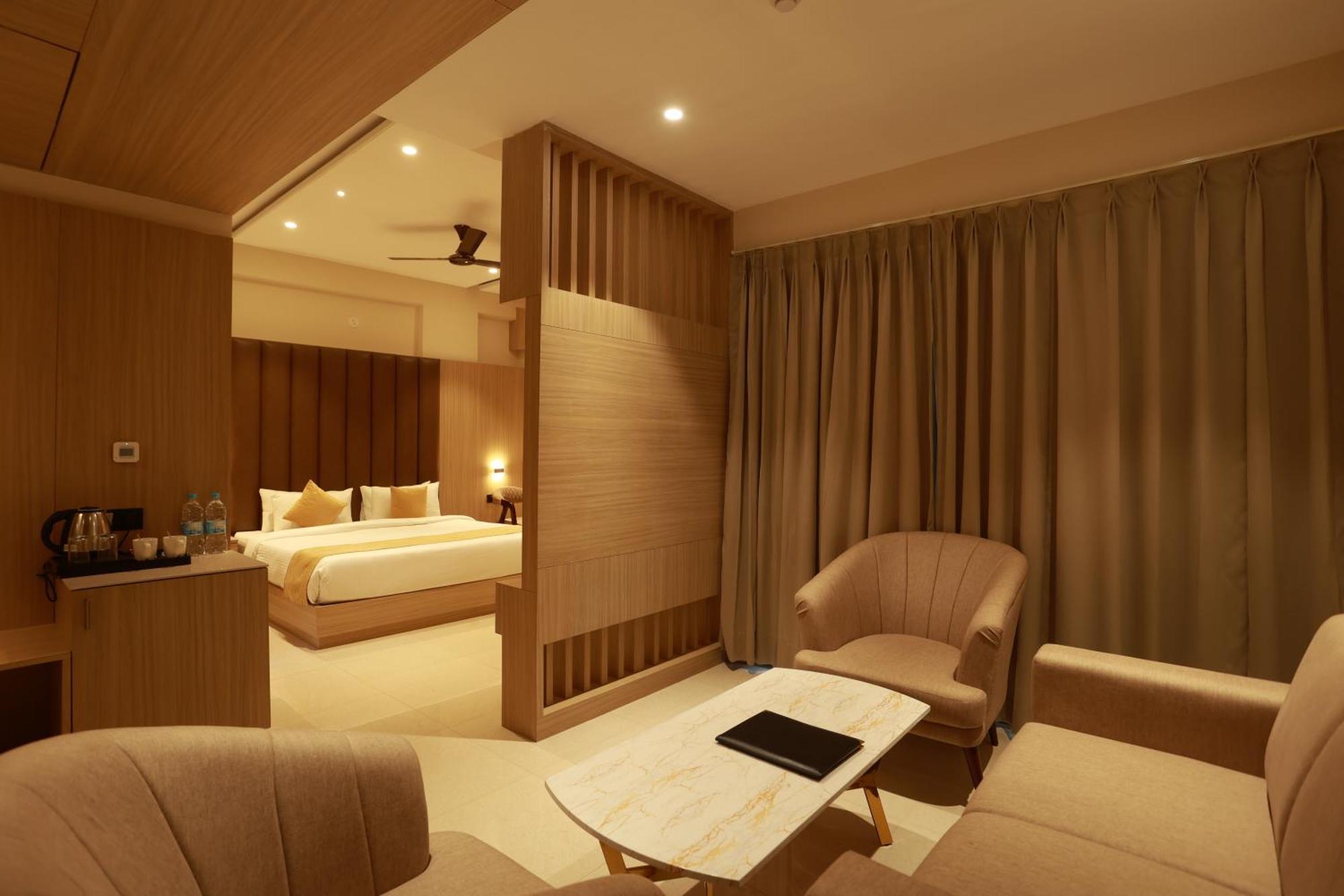 Hotel Taviral Regency Udaipur Ngoại thất bức ảnh