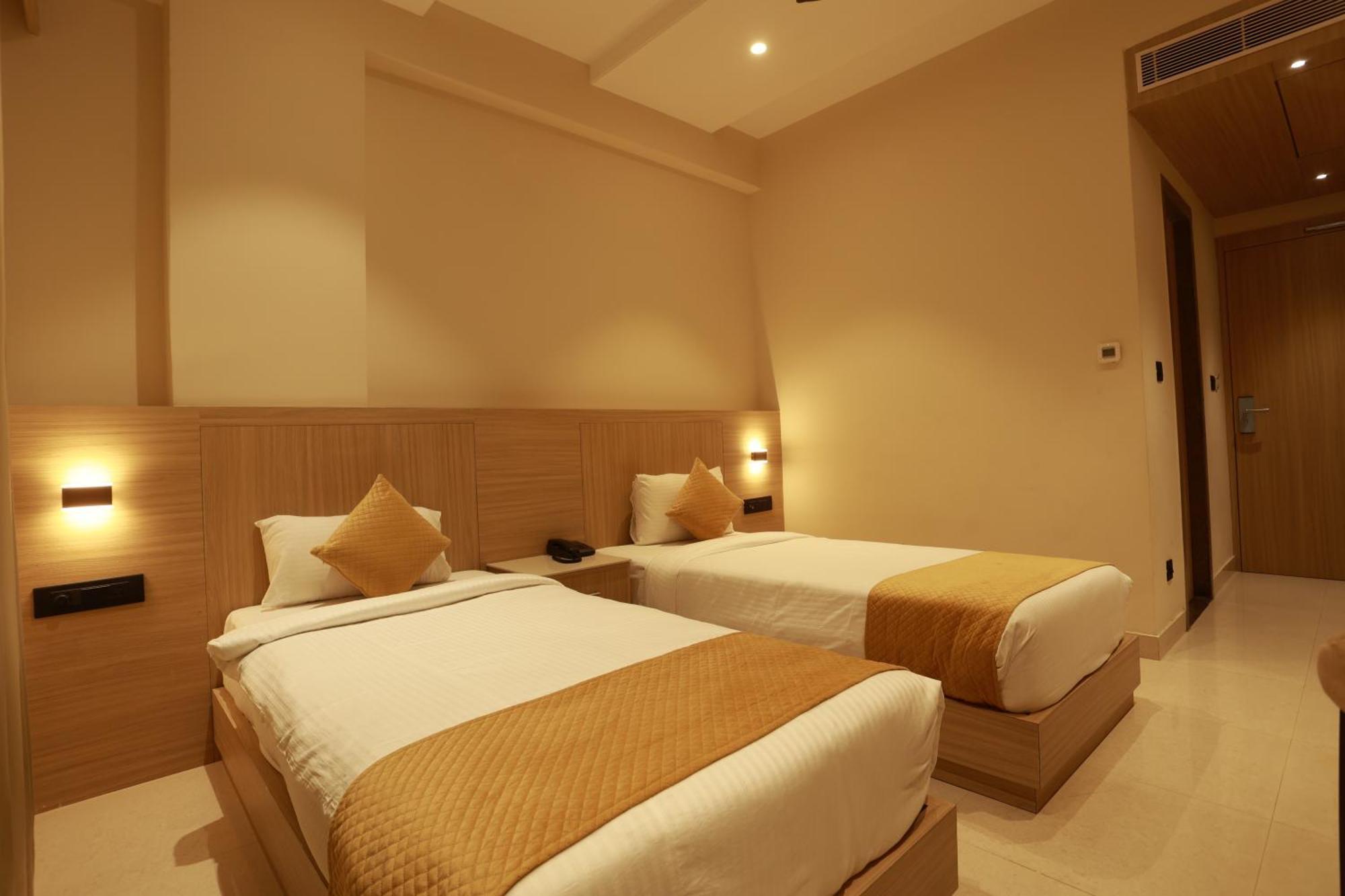 Hotel Taviral Regency Udaipur Ngoại thất bức ảnh