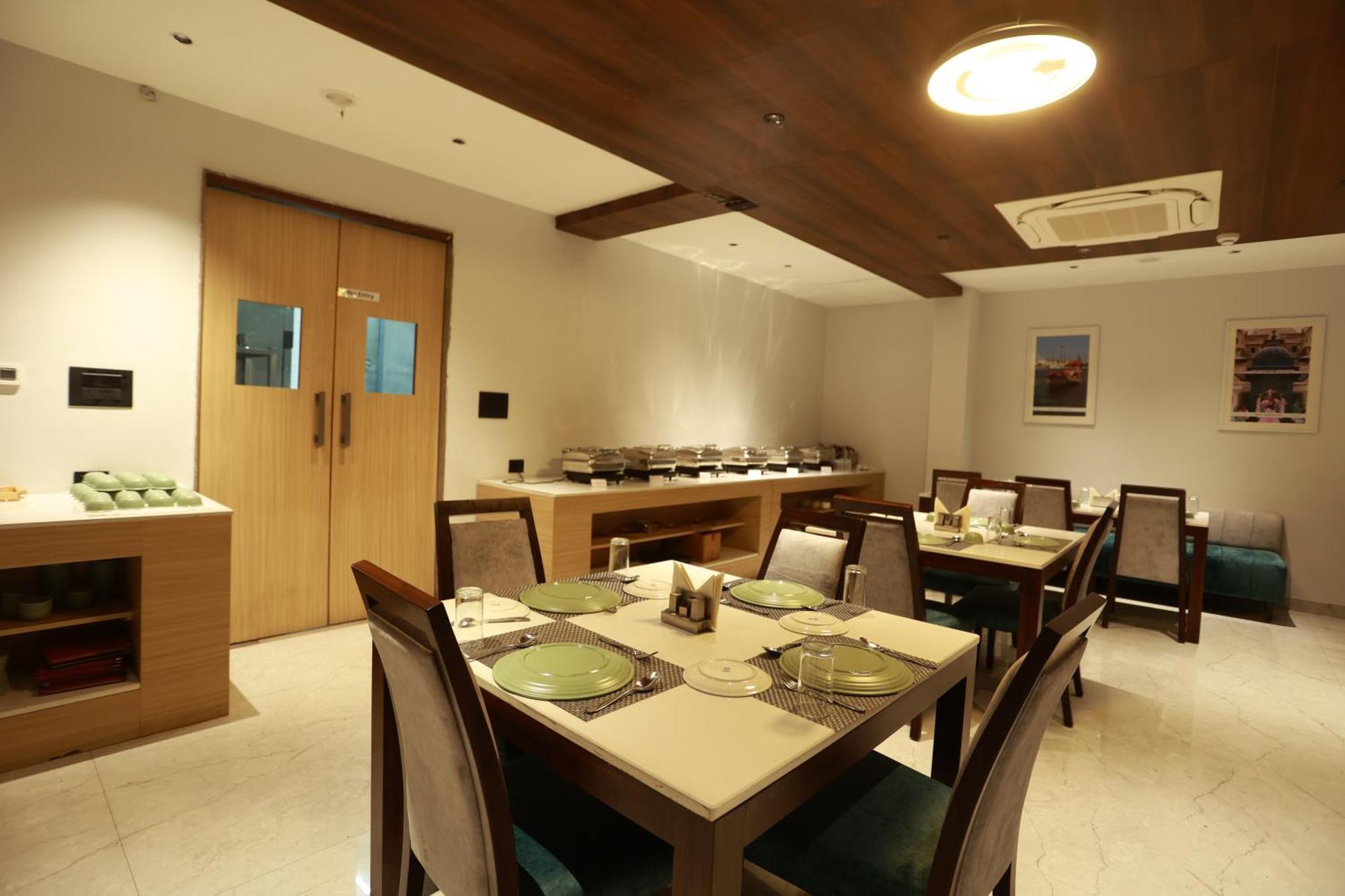 Hotel Taviral Regency Udaipur Ngoại thất bức ảnh