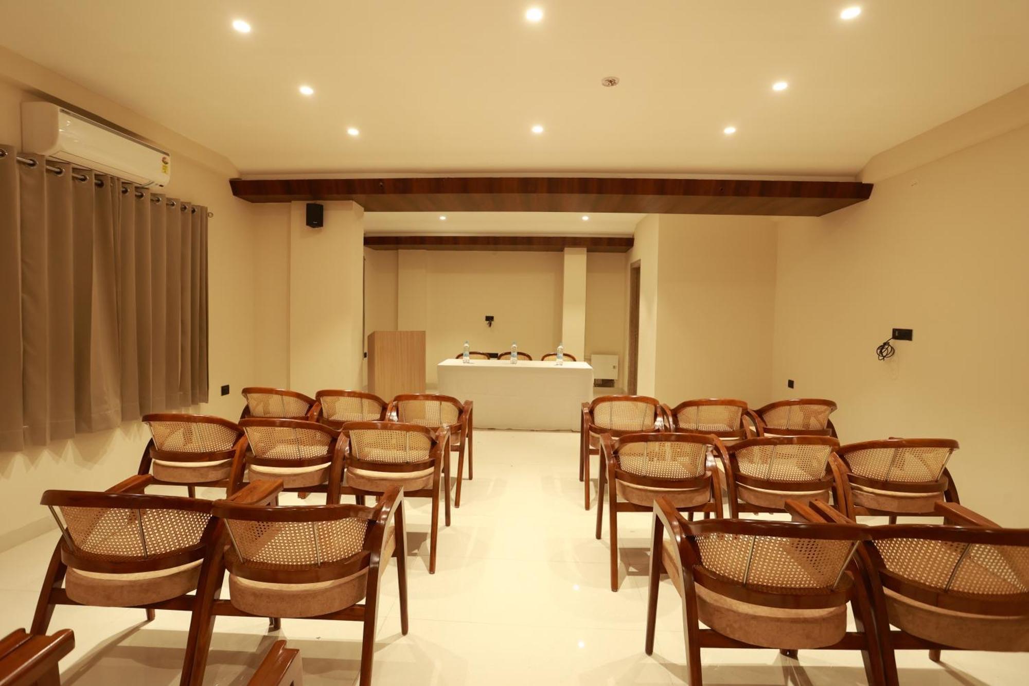 Hotel Taviral Regency Udaipur Ngoại thất bức ảnh