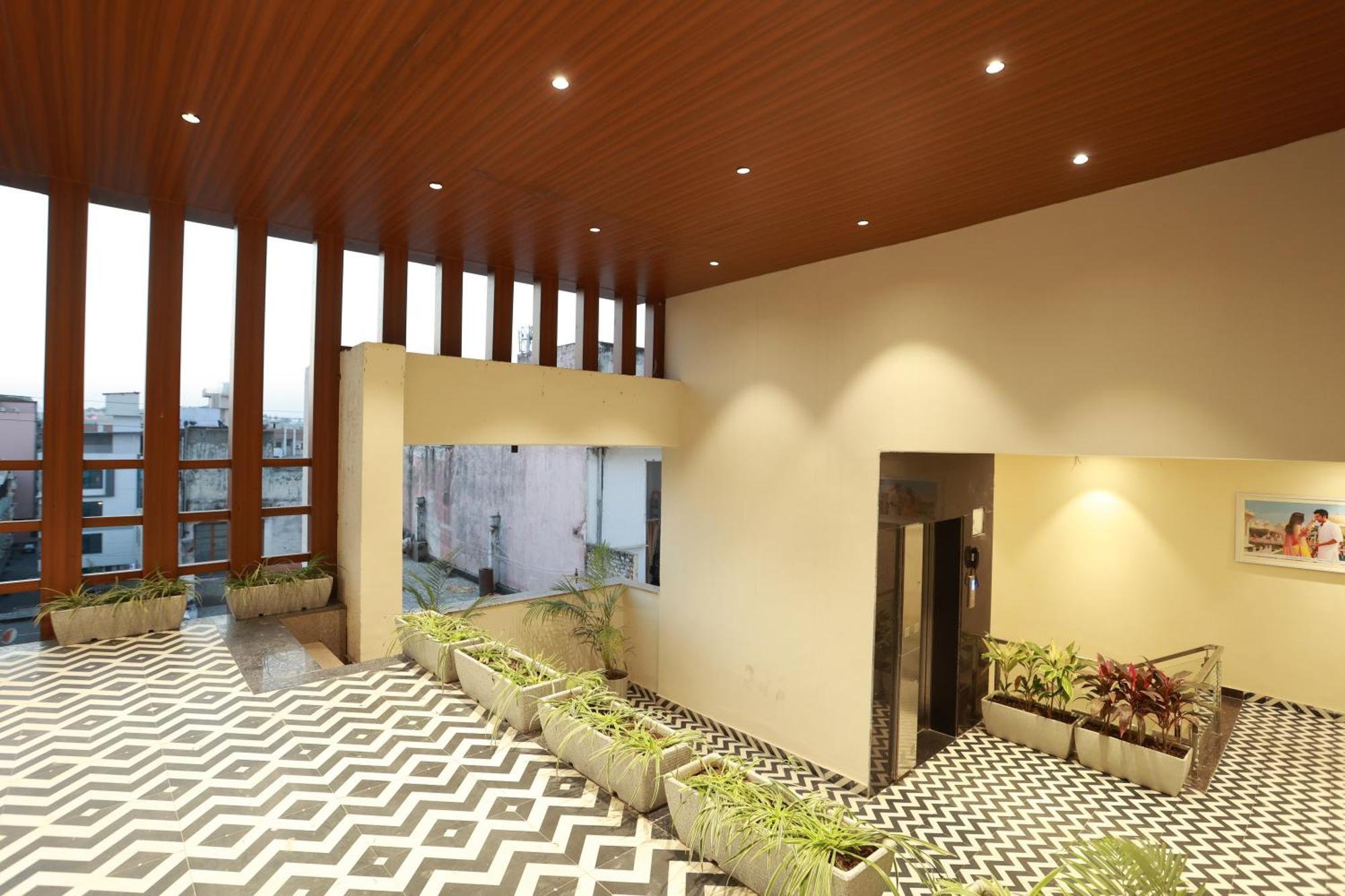 Hotel Taviral Regency Udaipur Ngoại thất bức ảnh