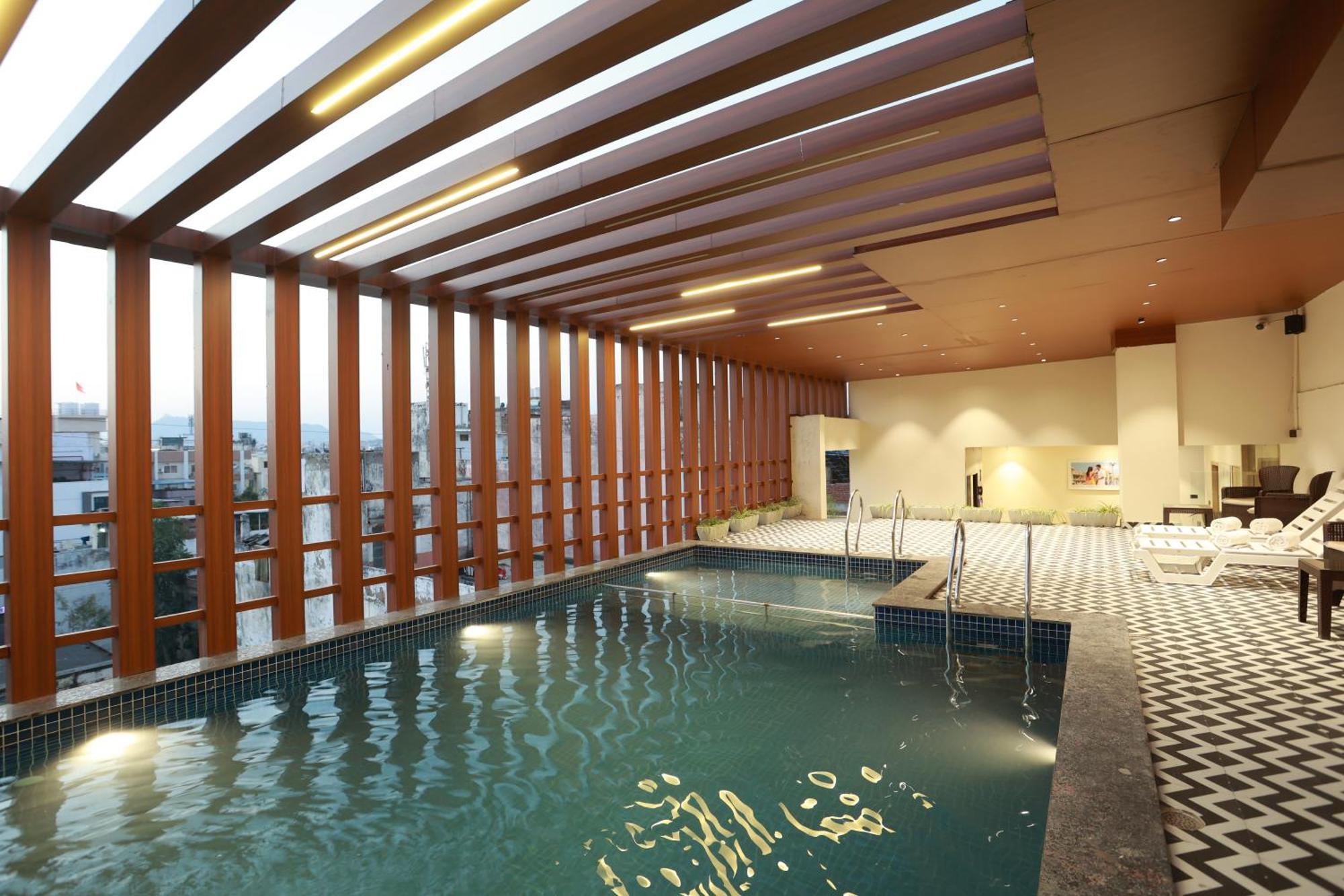 Hotel Taviral Regency Udaipur Ngoại thất bức ảnh