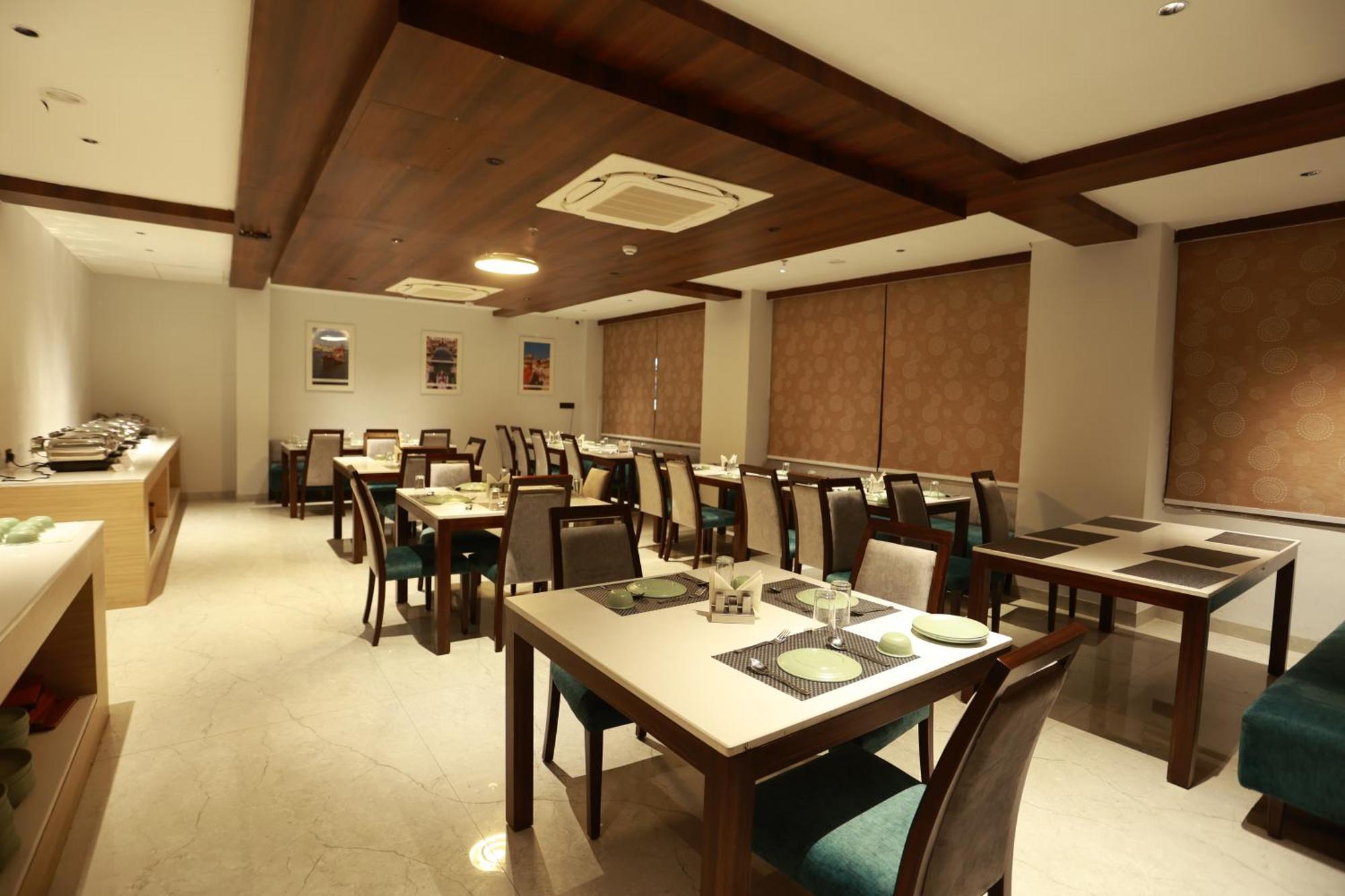 Hotel Taviral Regency Udaipur Ngoại thất bức ảnh